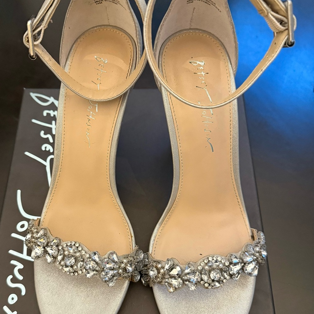 Betsey Johnson Silver size 9 heels, SB-Erin